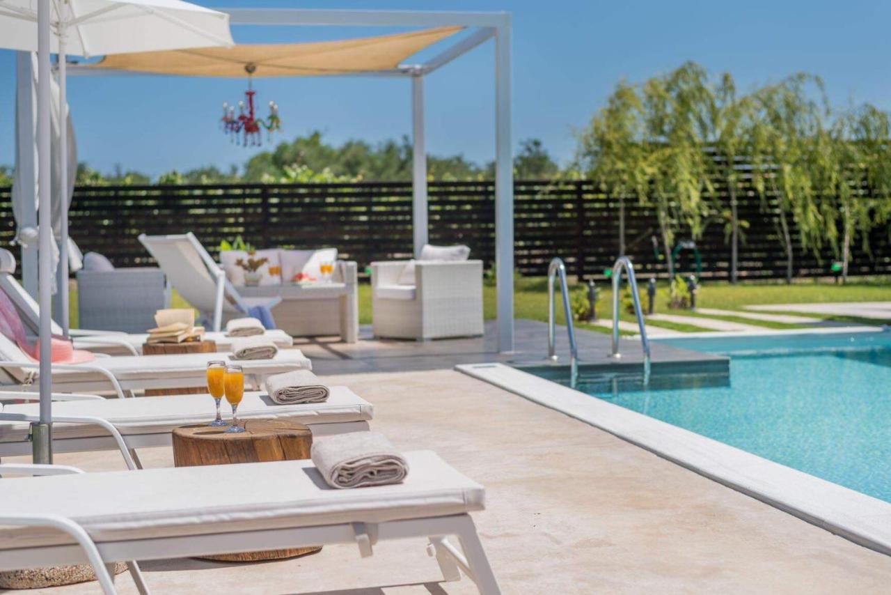 Madini Luxury With Private Heated Pool *